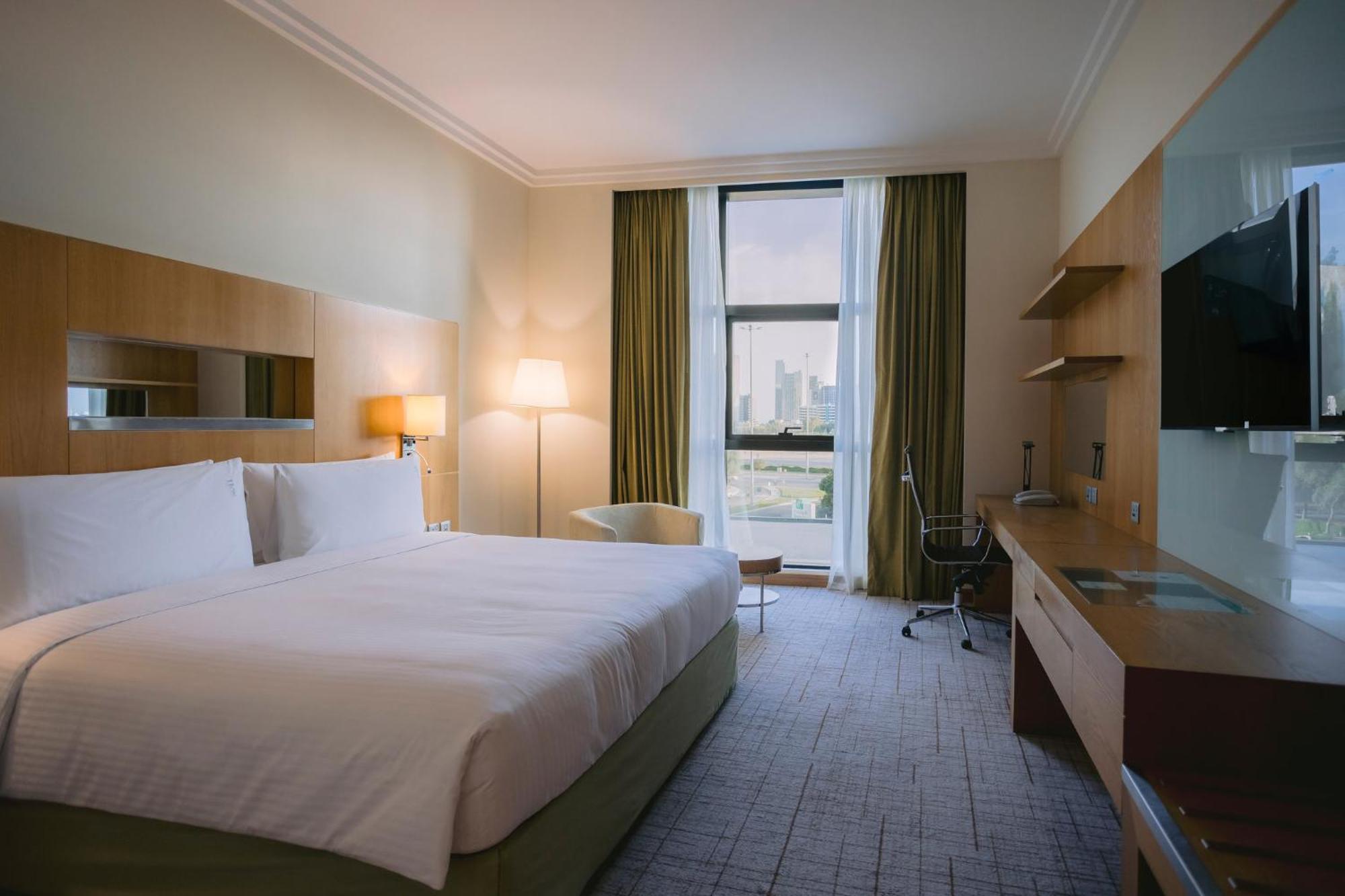 By Ihg Hotel 4*