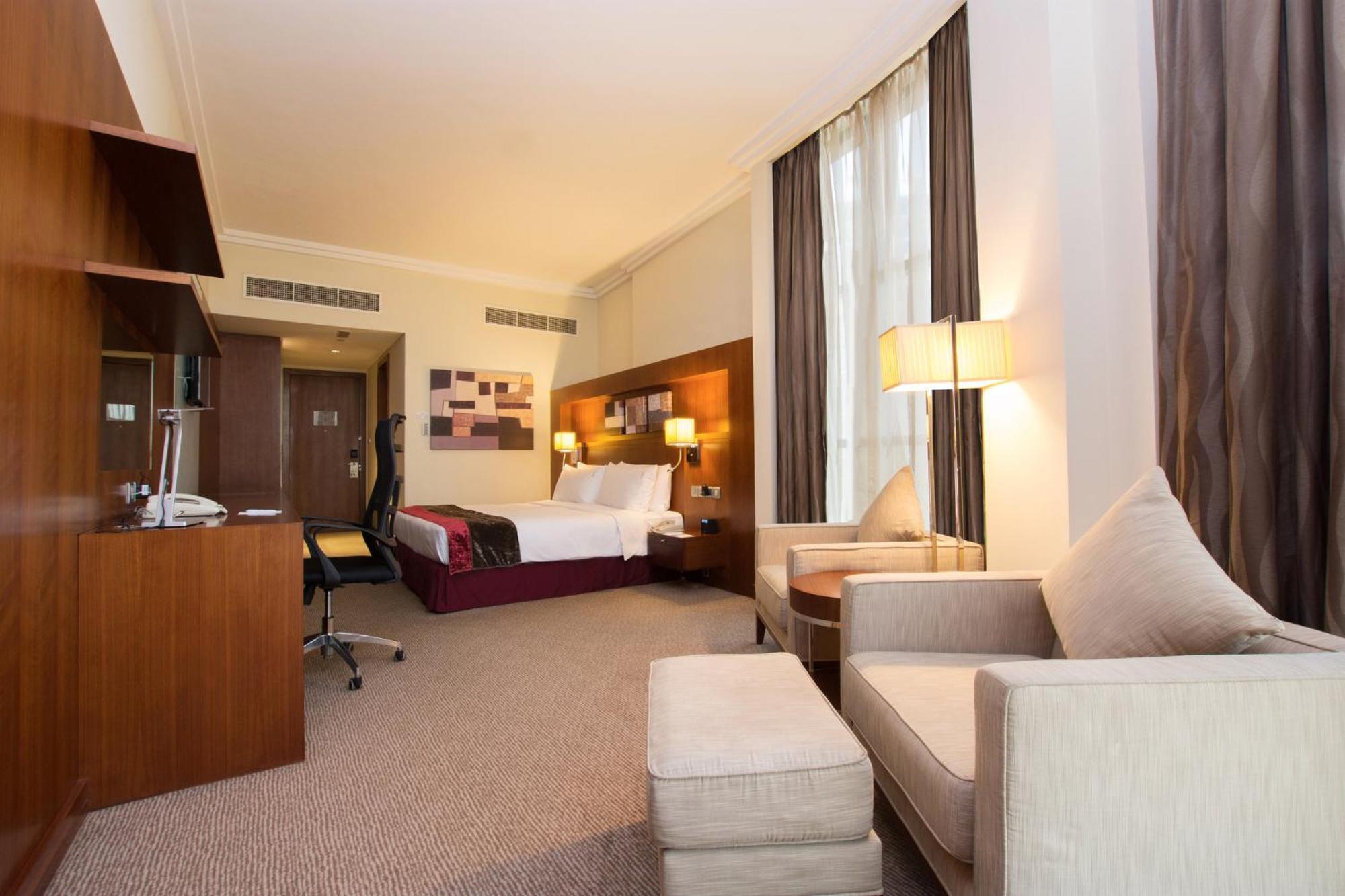 By Ihg Hotel 4*