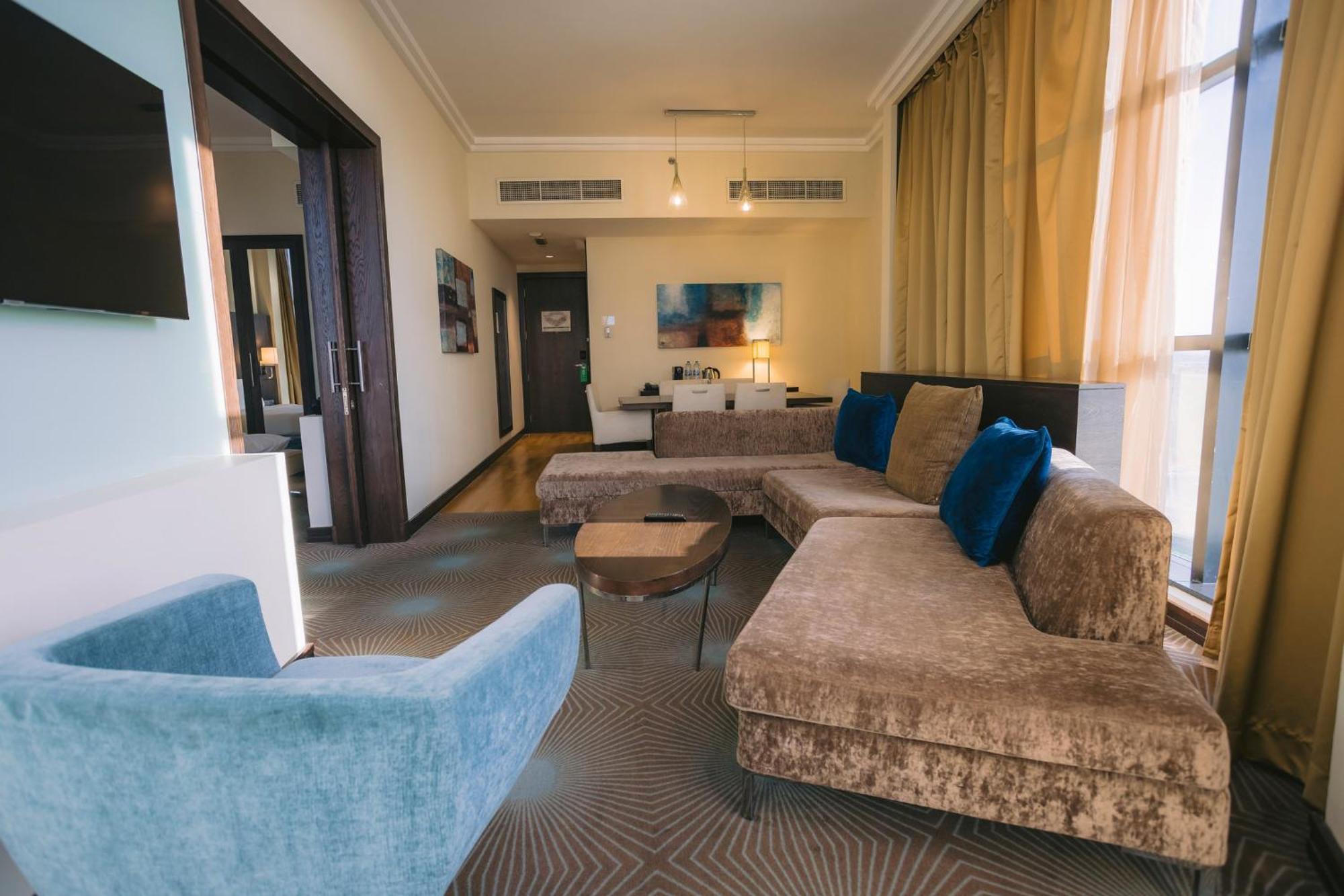 Hotel By Ihg